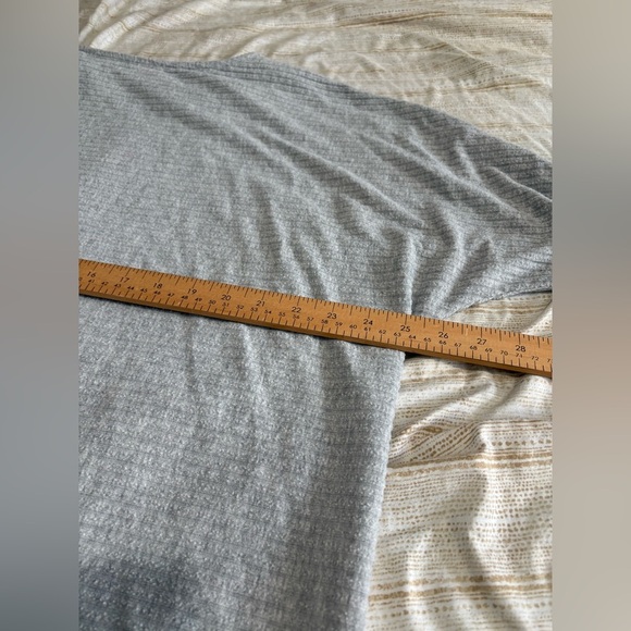 Caslon Nordstrom ribbed grey long sleeve sweater shirt size large button sleeve - Picture 8 of 10